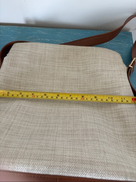 Very good condition J Crew bag with 2 bag charms - Picture 12 of 14